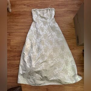 beautiful prom dress! perfect condition